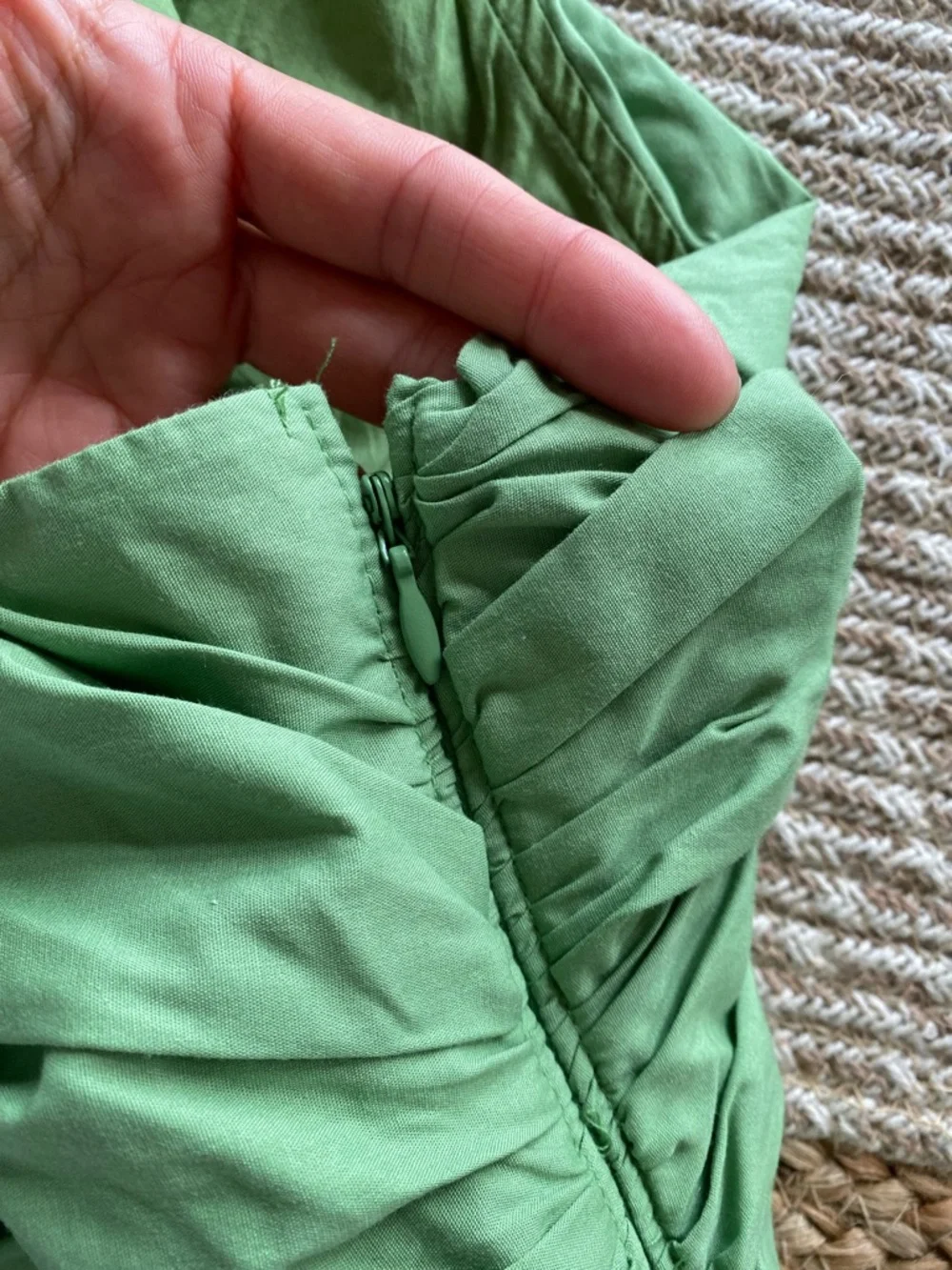 ABERCROMBIE & FITCH Green One-Shoulder Ruched Cut Out Maxi Dress! 🍃 - Picture 10 of 17